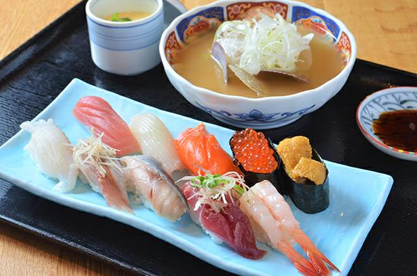 町のすし家 四季花まるのお寿司